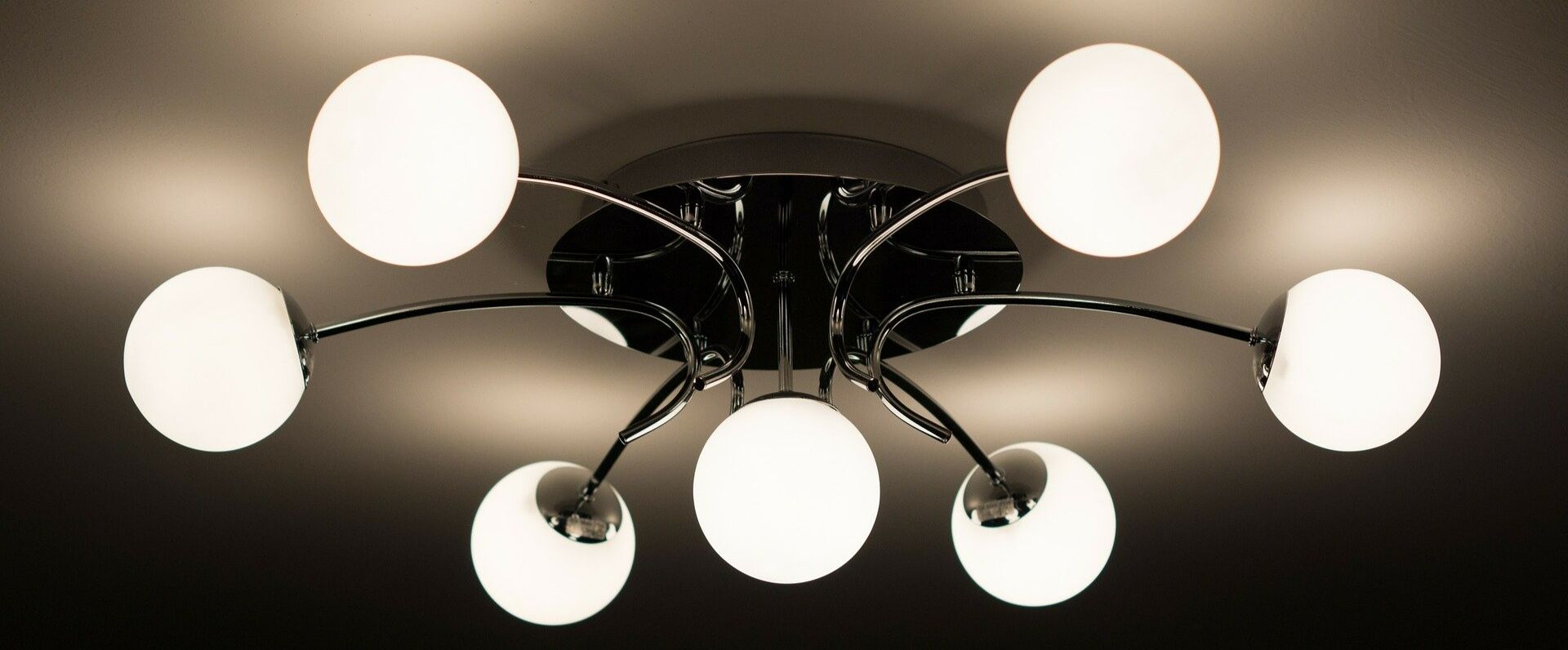 ceiling-lamp-335975_1920
